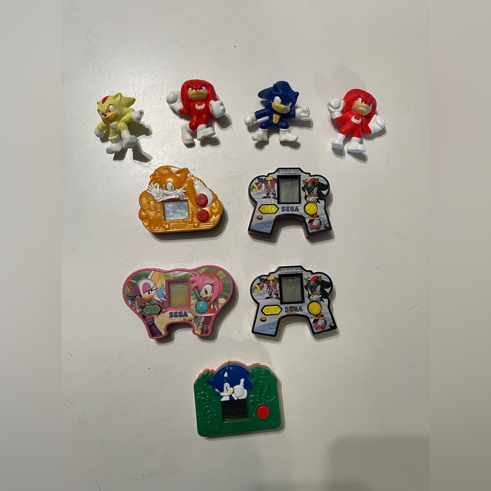 Vintage SEGA Sonic the Hedgehog Handheld Games & Figures Lot